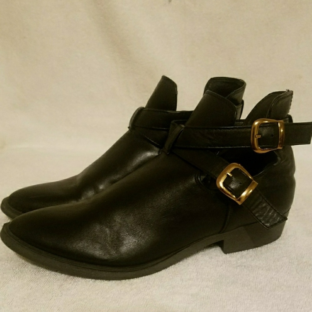 Black ankle boots with buckles